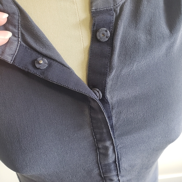 Banana Republic size 0 Navy Blue 100% silk blouse - Picture 4 of 14